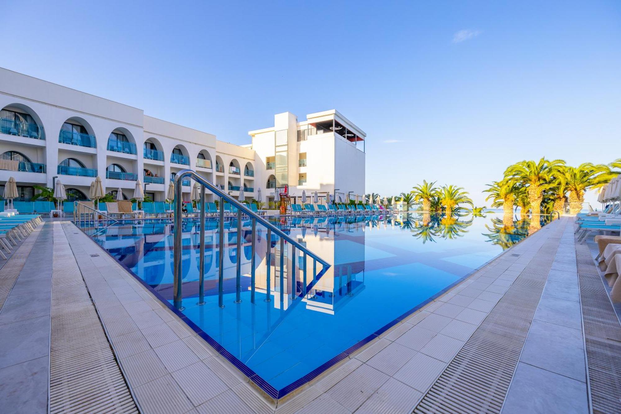 Infinity By Yelken Aquapark&Resorts Kusadası Exteriör bild
